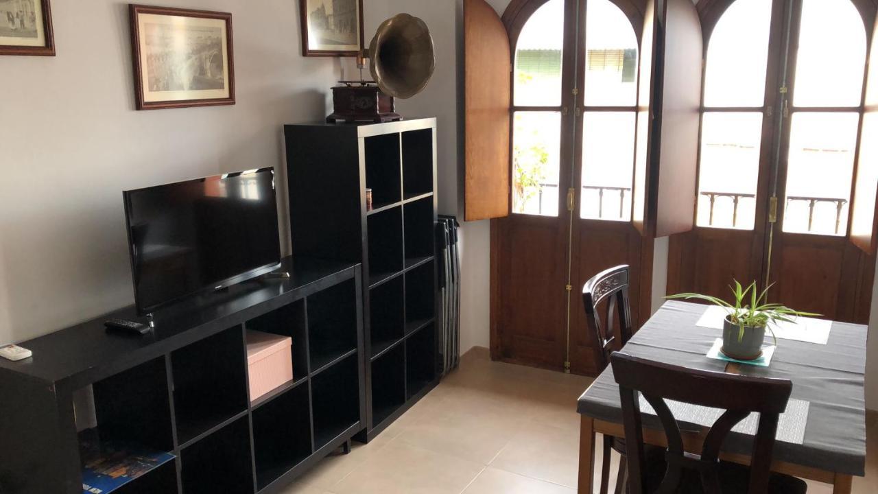 Estudio En El Centro De Sevilla Екстер'єр фото